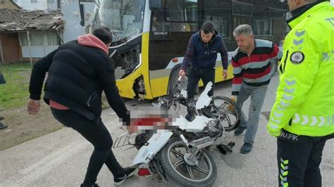 Bursa'da devrilen motosikletteki 2 kişi yaralandıs